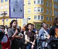 un momento de la Marcha por el Callejero de la Verguenza corus.-