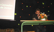 Porfirio Gordn exponiendo el presente trabajo en la Edicin del 2004 del Certamen de Teatro Tierra de Comediantes.- 