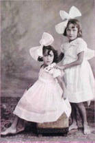 Mariela y Carlota.-